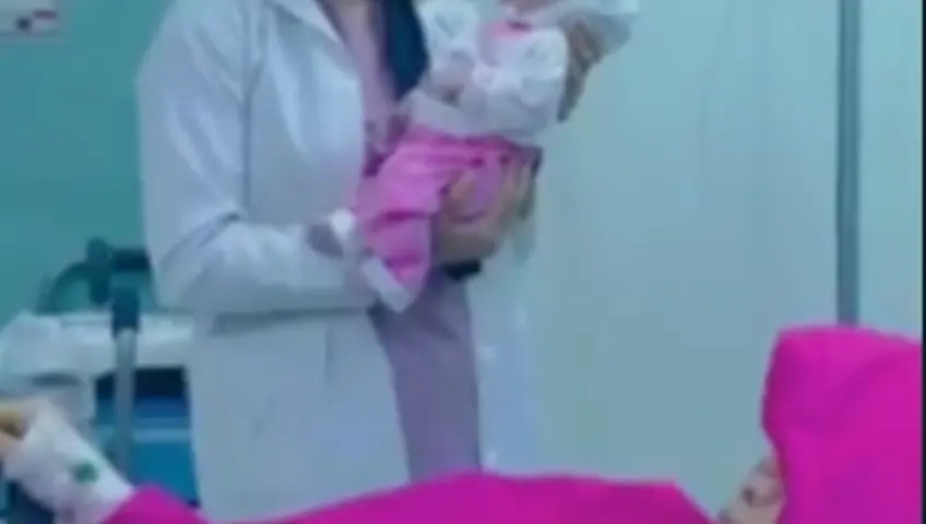 کودکمادری در ایران؛ سالی ۱,۴۵۰ نوزاد توسط مادران زیر ۱۵ سال به دنیا میآیند