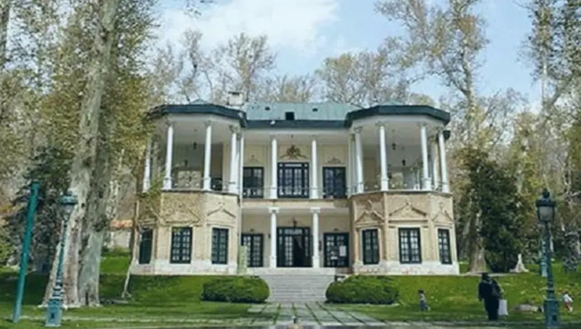 بازدید سالانه بیش از یک میلیون نفر از کاخهای محمدرضا شاه، تختجمشید و پاسارگاد